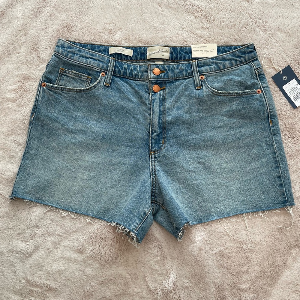 High-Rise Vintage Midi Jean Shorts Universal Thread- Size 14 NWT